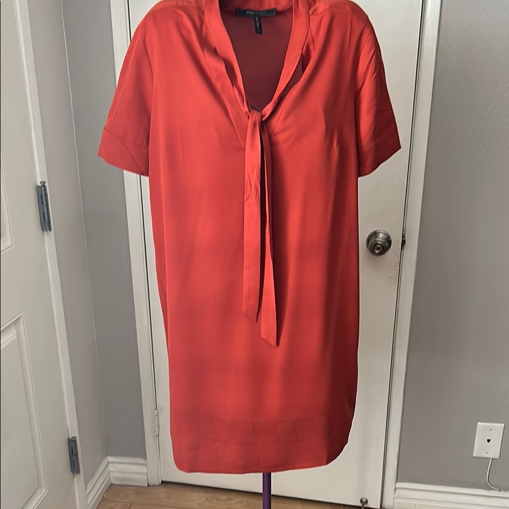 BCBGMaxAzria Red Short Sleeve Tie Front Dress